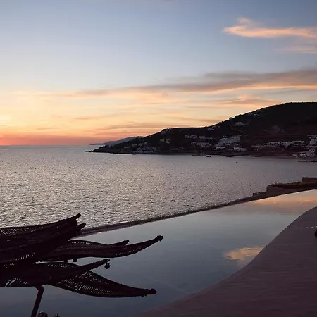 Amazon Mykonos & فندق 5*