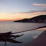 Amazon Mykonos And Hotell 5*