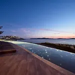 Amazon Mykonos And Hotell 5*