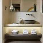 Amazon Mykonos And Hotell Agios Ioannis Diakoftis