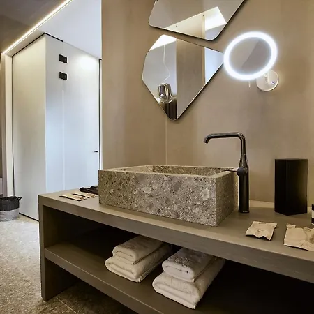 Amazon Mykonos & 5* Agios Ioannis Diakoftis