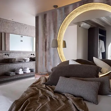 Amazon Mykonos & Hotel