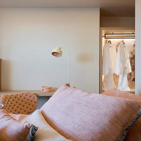 Amazon Mykonos & Hotel Agios Ioannis Diakoftis