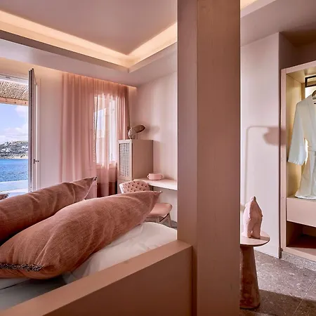 Amazon Mykonos & 5*