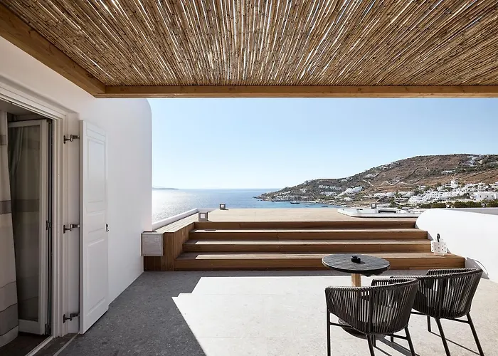 Amazon Mykonos & 5* Agios Ioannis Diakoftis